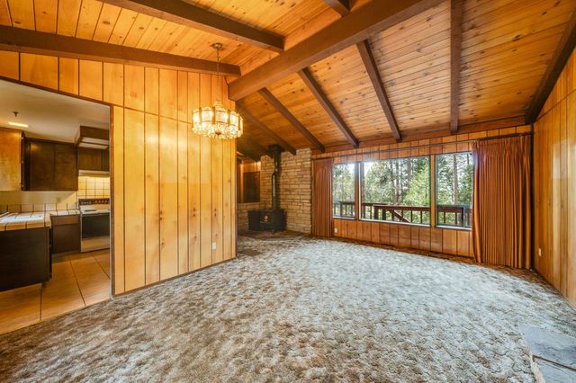 4949 Steelhead Ln, Pollock Pines, CA 95726