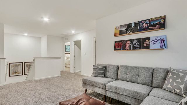9957 Edgebrook Lane, Huntley, IL 60142