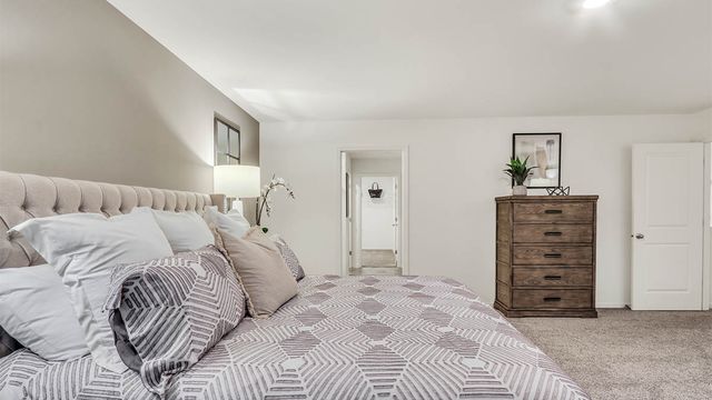 9957 Edgebrook Lane, Huntley, IL 60142