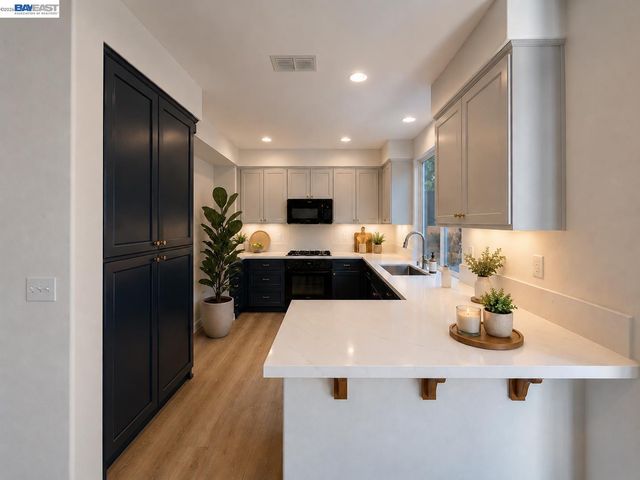1015 Canyon Oaks Dr, El Sobrante, CA 94803