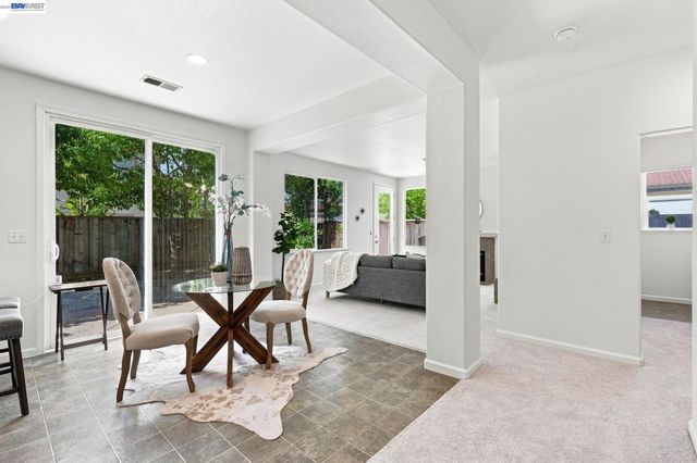 1015 Canyon Oaks Dr, El Sobrante, CA 94803