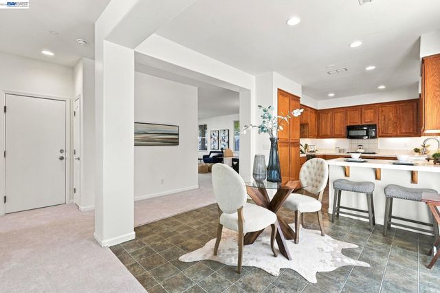1015 Canyon Oaks Dr, El Sobrante, CA 94803