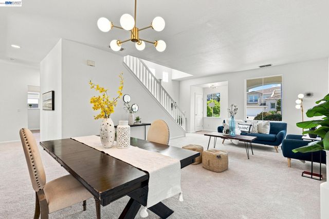 1015 Canyon Oaks Dr, El Sobrante, CA 94803