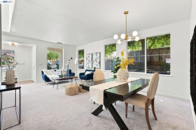 1015 Canyon Oaks Dr, El Sobrante, CA 94803