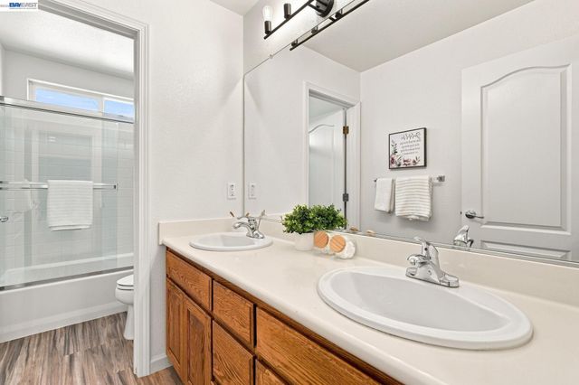 1015 Canyon Oaks Dr, El Sobrante, CA 94803