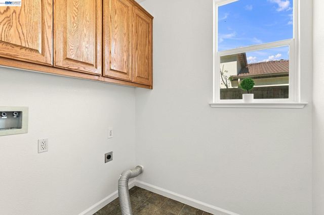 1015 Canyon Oaks Dr, El Sobrante, CA 94803