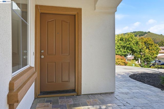1015 Canyon Oaks Dr, El Sobrante, CA 94803