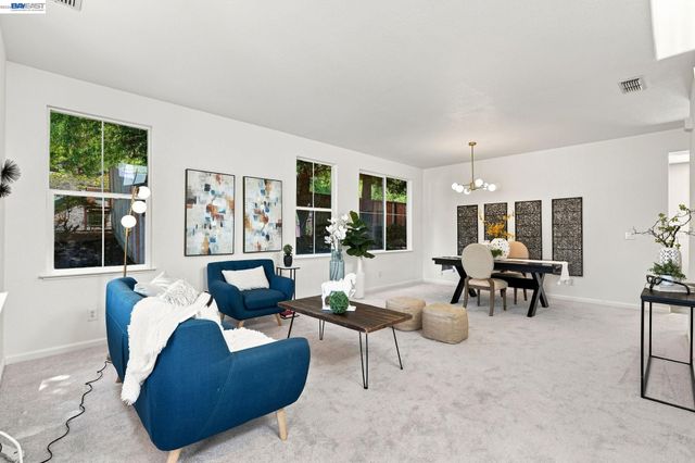 1015 Canyon Oaks Dr, El Sobrante, CA 94803