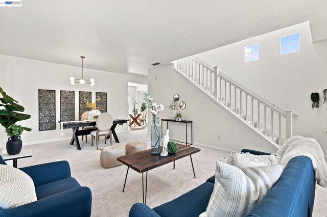 1015 Canyon Oaks Dr, El Sobrante, CA 94803