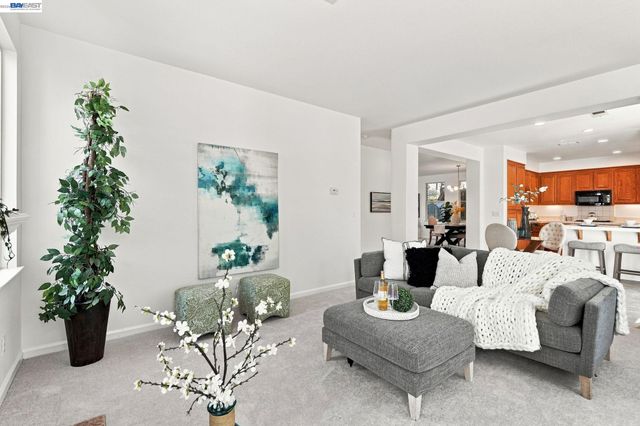 1015 Canyon Oaks Dr, El Sobrante, CA 94803