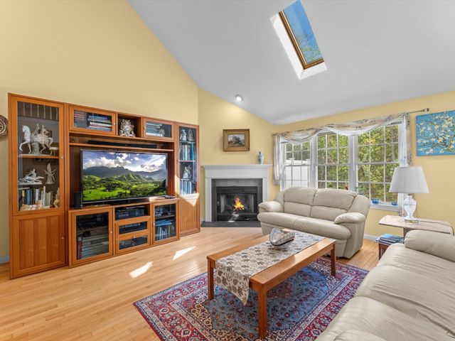 29 Coldspring Dr B, Sutton, MA 01590