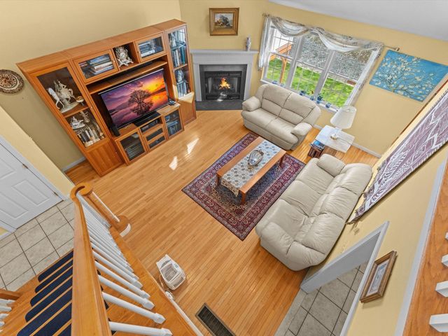 29 Coldspring Dr B, Sutton, MA 01590