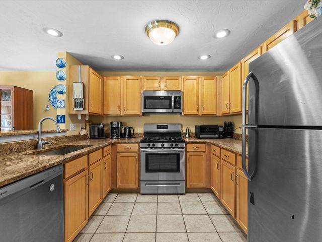 29 Coldspring Dr B, Sutton, MA 01590