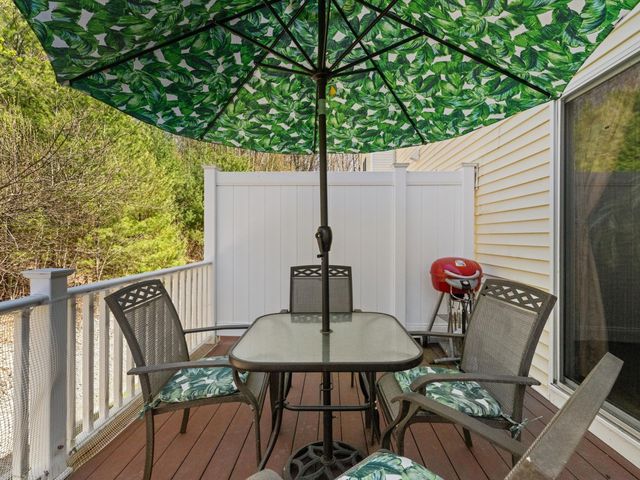 29 Coldspring Dr B, Sutton, MA 01590