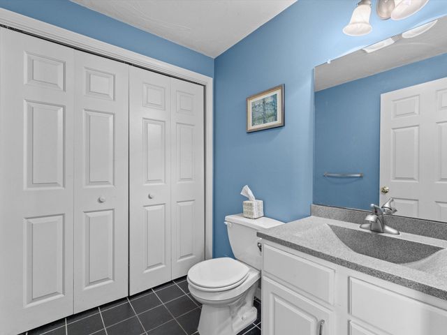 29 Coldspring Dr B, Sutton, MA 01590