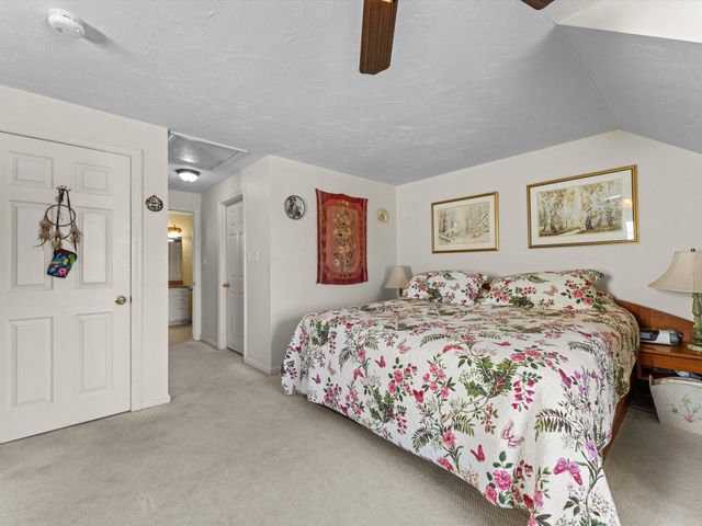 29 Coldspring Dr B, Sutton, MA 01590
