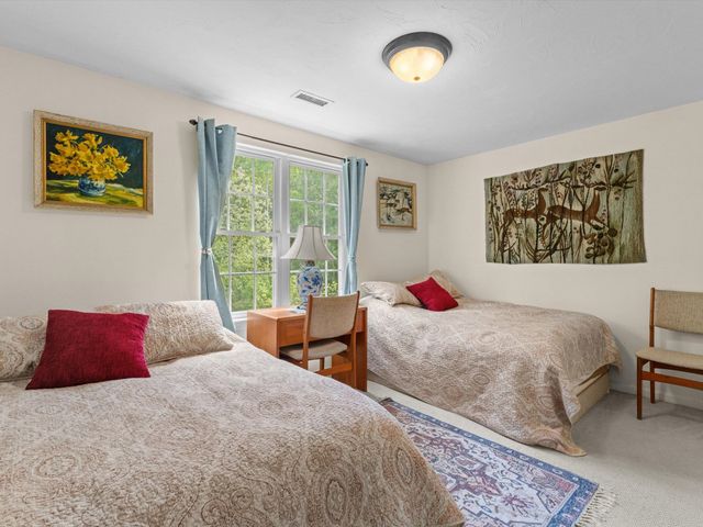 29 Coldspring Dr B, Sutton, MA 01590