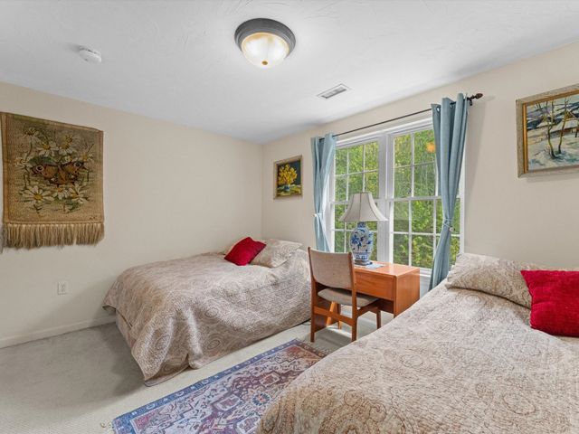 29 Coldspring Dr B, Sutton, MA 01590