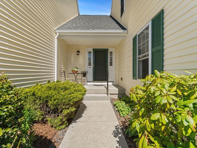29 Coldspring Dr B, Sutton, MA 01590