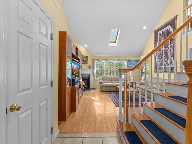 29 Coldspring Dr B, Sutton, MA 01590