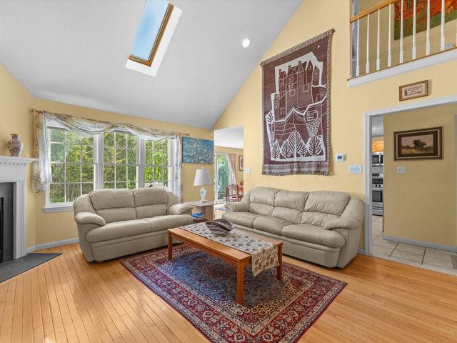 29 Coldspring Dr B, Sutton, MA 01590
