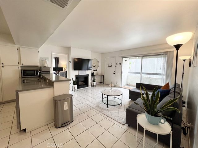 2847 S Fairview Street H, Santa Ana, CA 92704