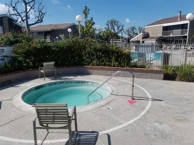 2847 S Fairview Street H, Santa Ana, CA 92704