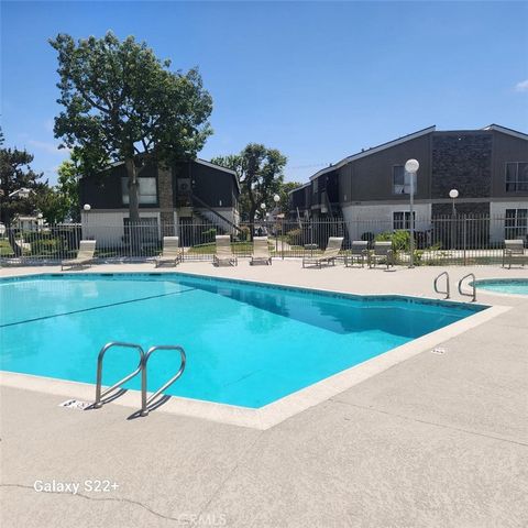 2847 S Fairview Street H, Santa Ana, CA 92704