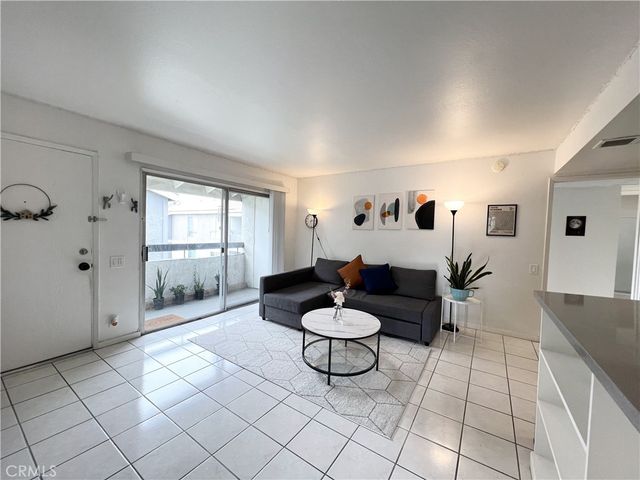 2847 S Fairview Street H, Santa Ana, CA 92704