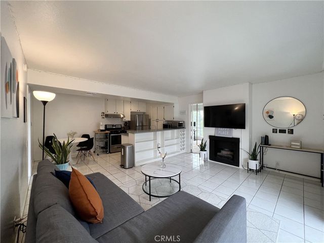 2847 S Fairview Street H, Santa Ana, CA 92704