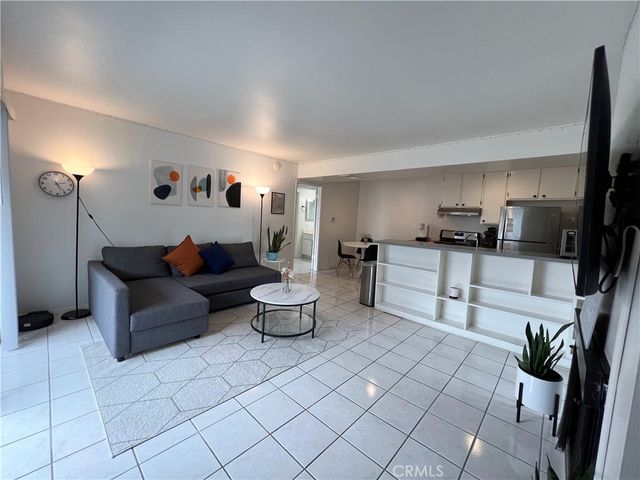2847 S Fairview Street H, Santa Ana, CA 92704
