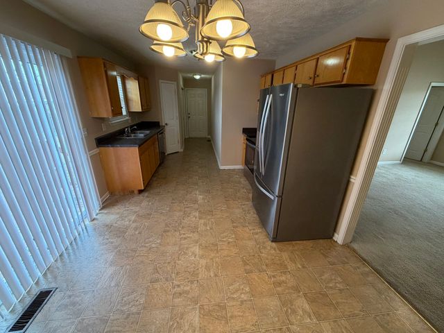 1726 Luton Dr, La Vergne, TN 37086