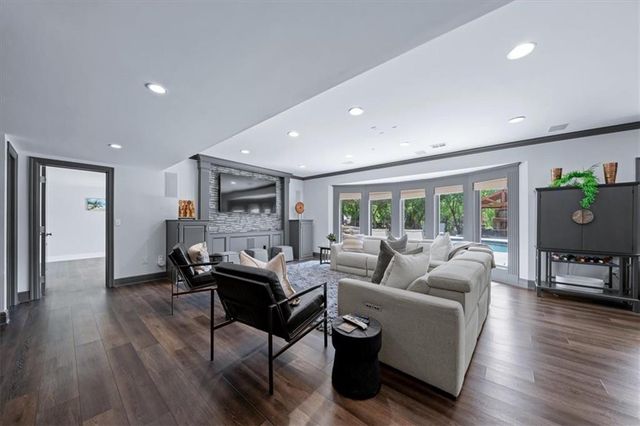 15405 Knox Street, Overland Park, KS 66221