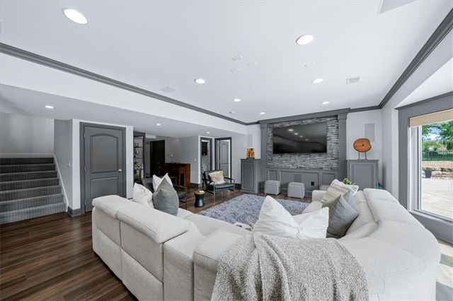 15405 Knox Street, Overland Park, KS 66221