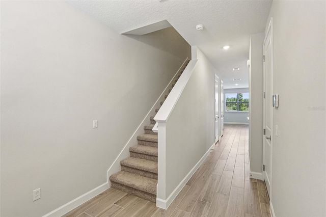 7558 DEER VALLEY CIRCLE, Tampa, FL 33635