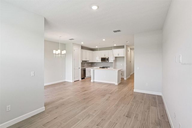 7558 DEER VALLEY CIRCLE, Tampa, FL 33635