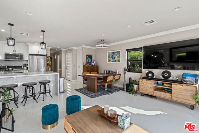 801 Howard Street, Los Angeles, CA 90292