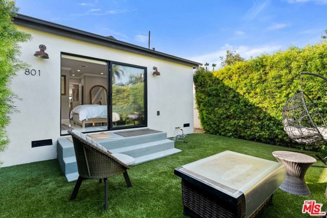 801 Howard Street, Los Angeles, CA 90292