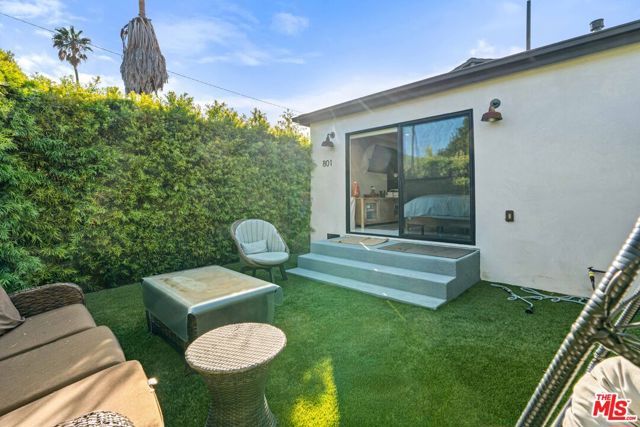 801 Howard Street, Los Angeles, CA 90292