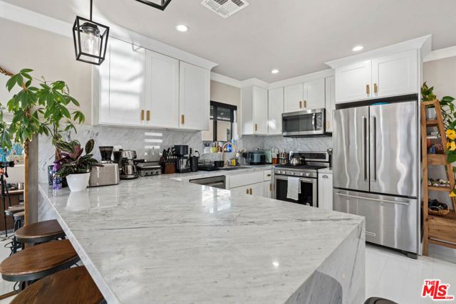 801 Howard Street, Los Angeles, CA 90292