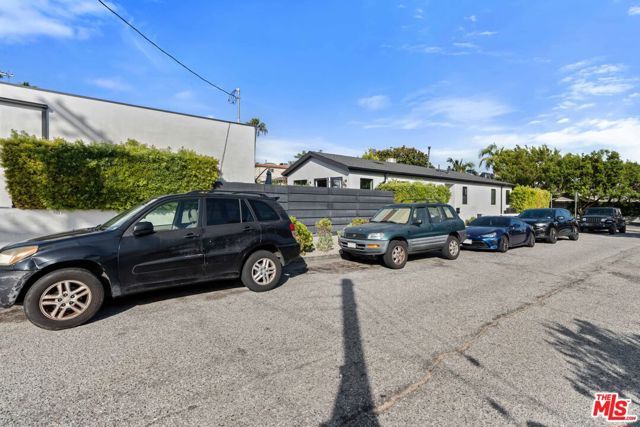 801 Howard Street, Los Angeles, CA 90292