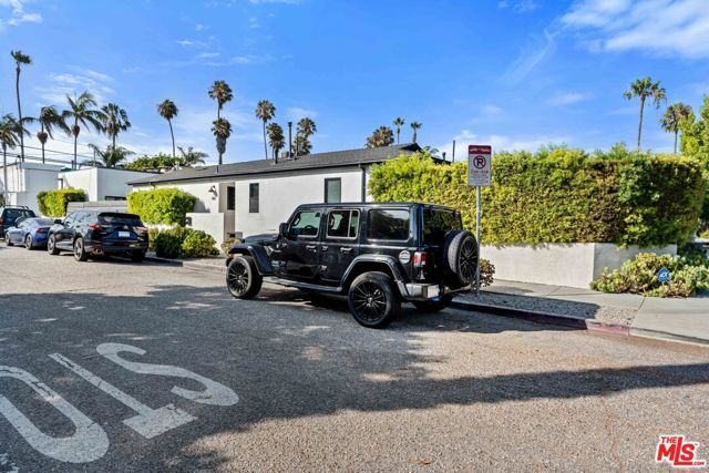 801 Howard Street, Los Angeles, CA 90292