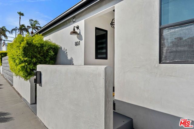 801 Howard Street, Los Angeles, CA 90292