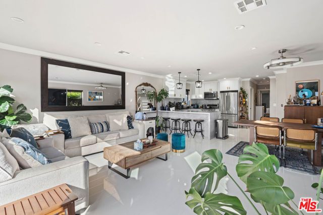 801 Howard Street, Los Angeles, CA 90292