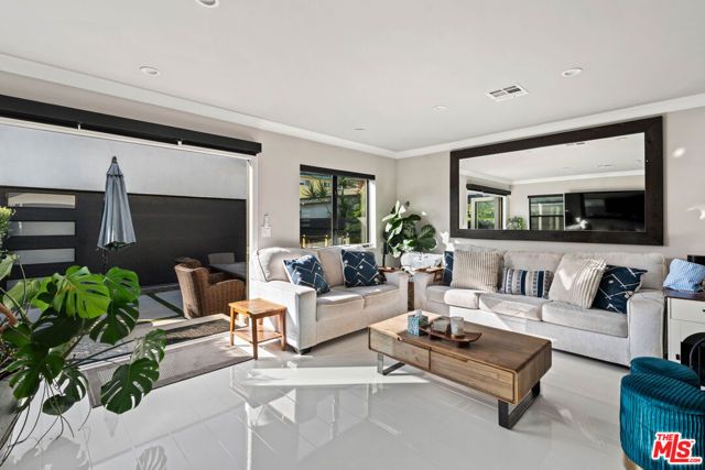 801 Howard Street, Los Angeles, CA 90292