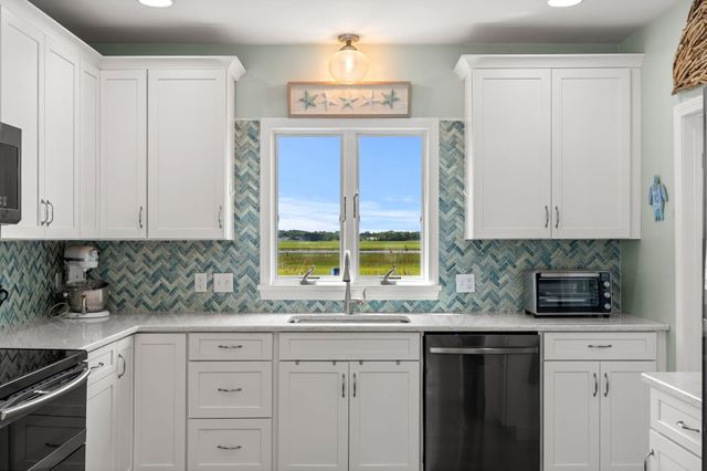 527 Ocean Boulevard, Hampton, NH 03842