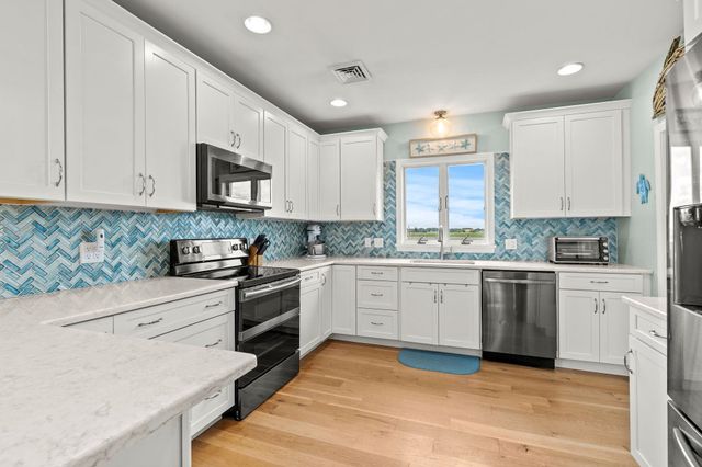 527 Ocean Boulevard, Hampton, NH 03842