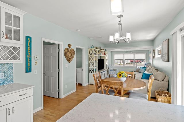 527 Ocean Boulevard, Hampton, NH 03842