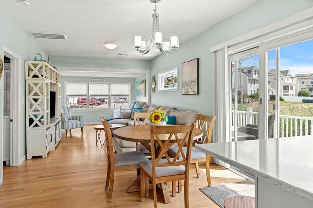 527 Ocean Boulevard, Hampton, NH 03842