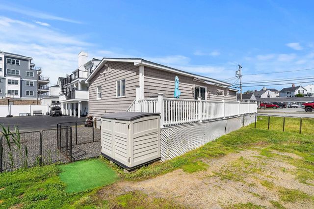 527 Ocean Boulevard, Hampton, NH 03842